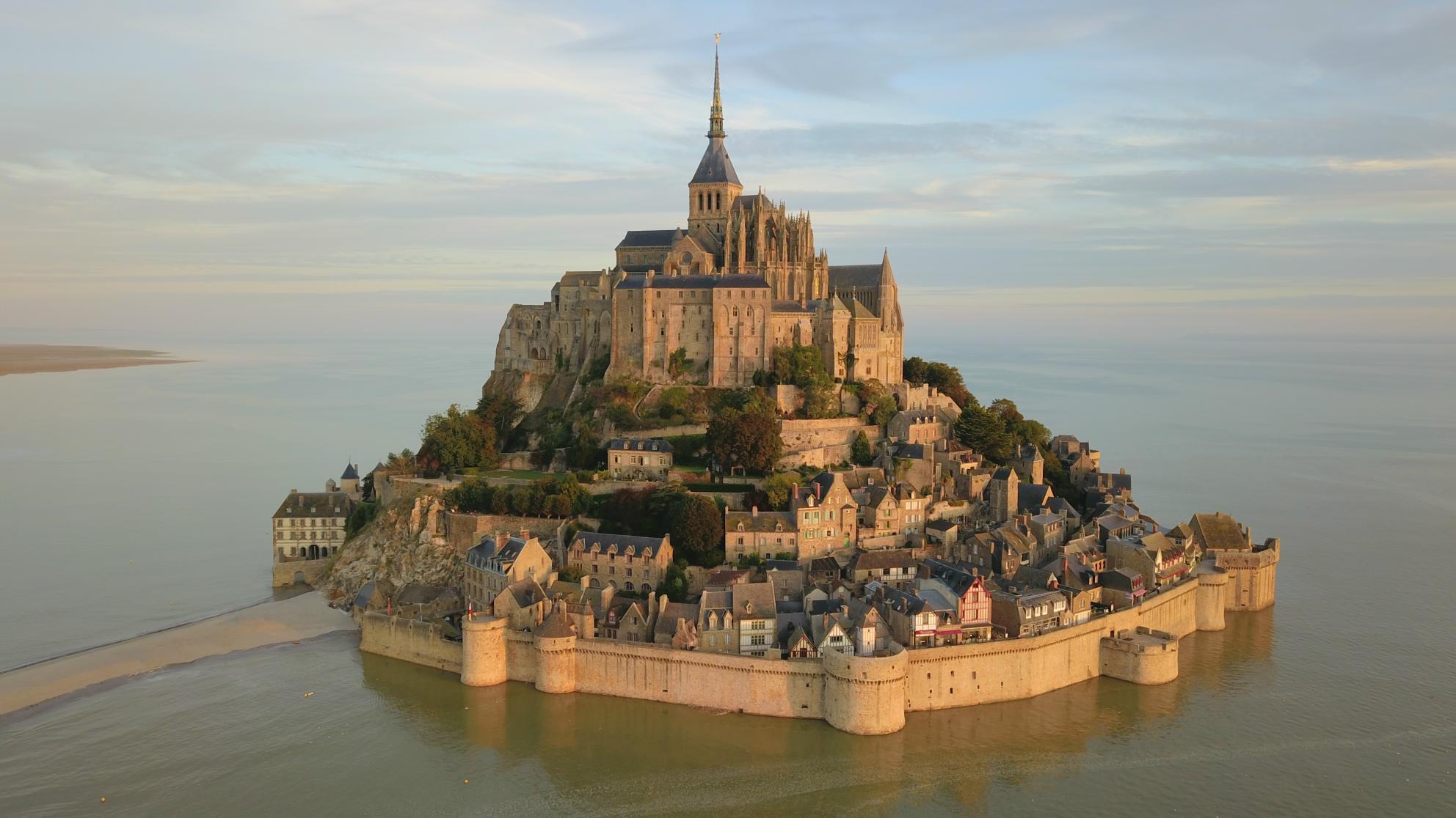Le Mont Saint-Michel, à 2h30 du gîte Le Clos des Pâquerettes à Yvetot